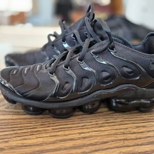 Nike Air Vapormax Plus Black Sneakers